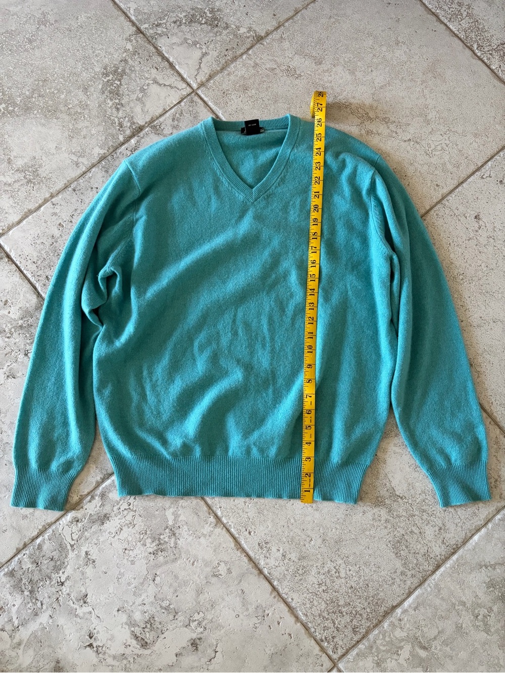 Jos. A. Bank Women’s 100% cashmere V-Neck Sweater in Aqua